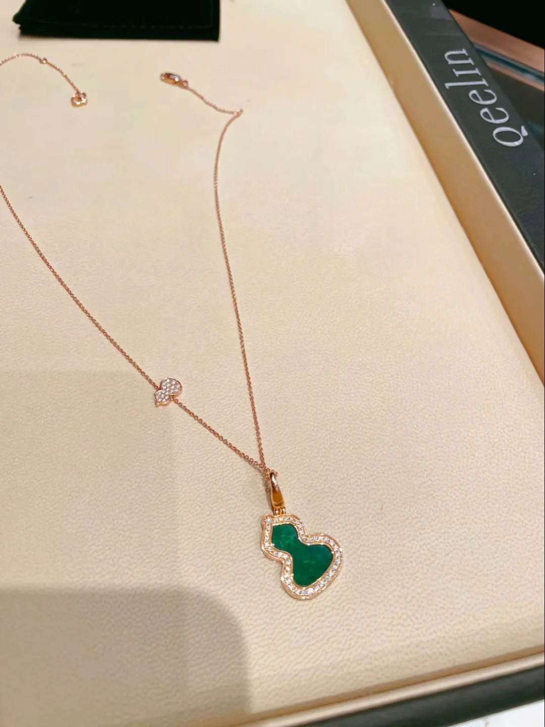 Chuyện chiếc Hồ L&ocirc;: Từ quả bầu kh&ocirc; g&oacute;c bếp đến "bảo vật" phong thủy h&uacute;t lộc v&agrave;o nh&agrave;- Ảnh 10.