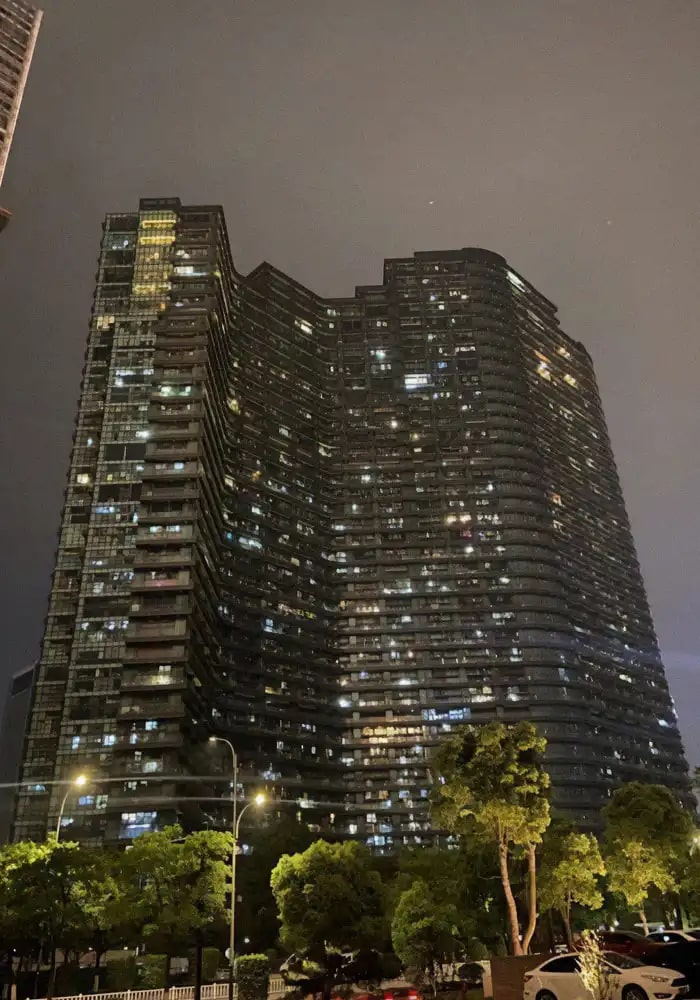 Cận cảnh khu d&acirc;n cư lớn nhất thế giới, ai nh&igrave;n cũng phải thốt l&ecirc;n 2 chữ: Tiền đ&igrave;nh!- Ảnh 8.