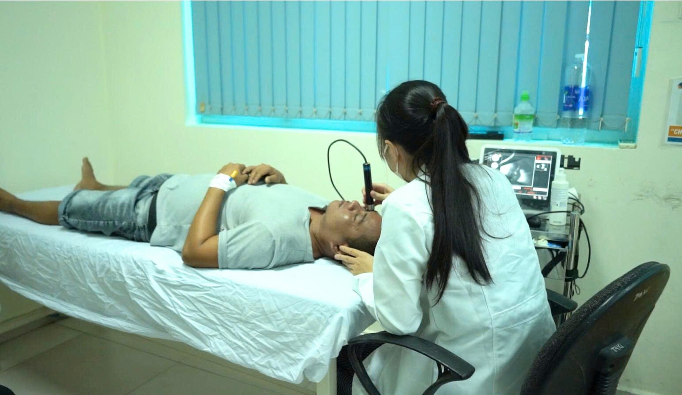 Su&yacute;t m&ugrave; v&igrave; bị đ&acirc;m r&aacute;ch nh&atilde;n cầu, cảnh b&aacute;o về tai nạn lao động m&ugrave;a Tết- Ảnh 2.