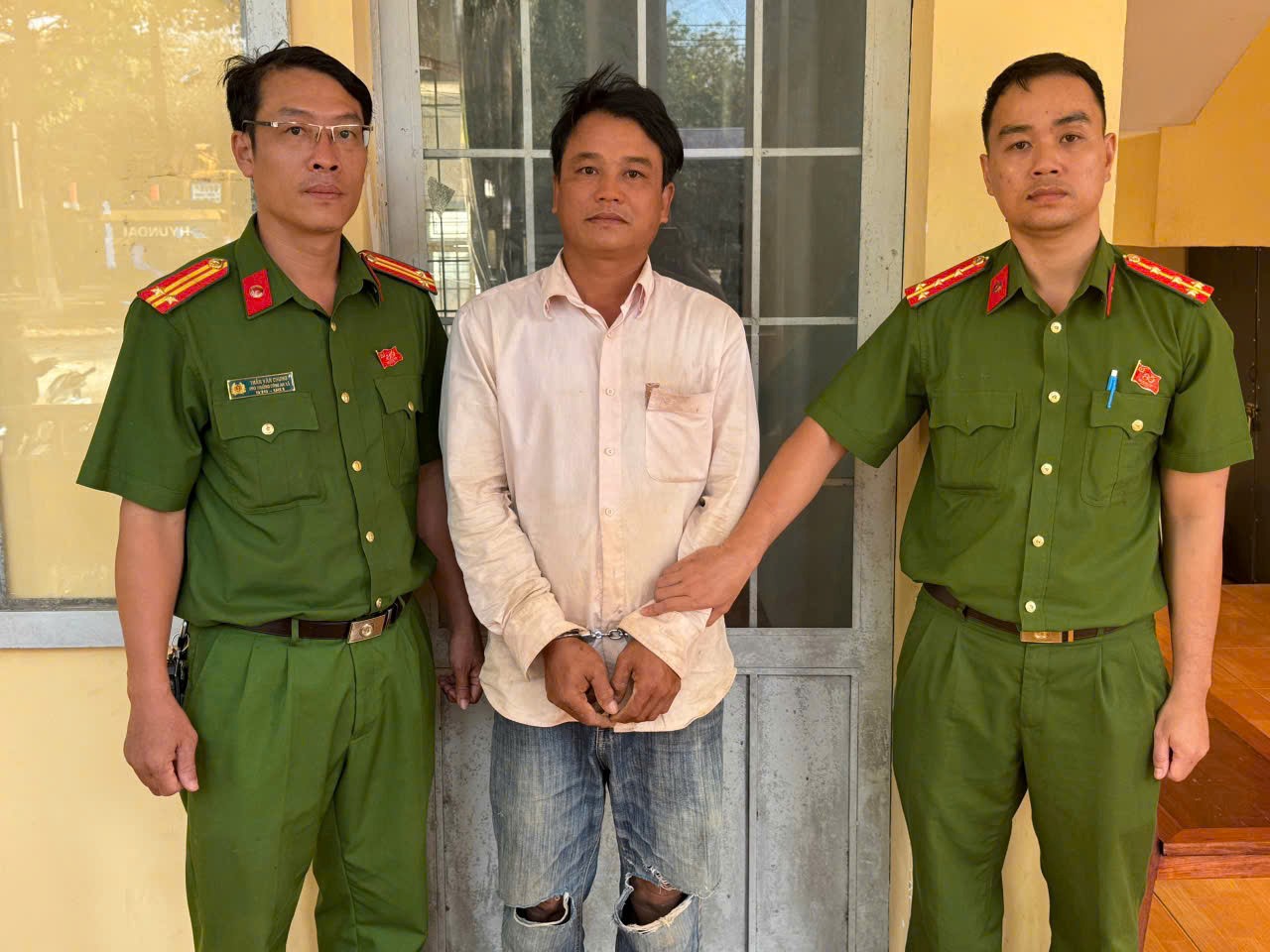 Bắt đối tượng truy n&atilde; đặc biệt B&ugrave;i Quốc Ho&agrave;ng- Ảnh 1.