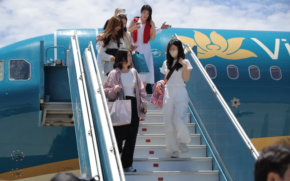 Việc mở nhiều đường bay thẳng gi&uacute;p kh&aacute;ch Đ&ocirc;ng Nam &Aacute; tăng nhanh, trở th&agrave;nh nguồn kh&aacute;ch ổn định, gi&agrave;u tiềm năng của du lịch Kh&aacute;nh H&ograve;a.