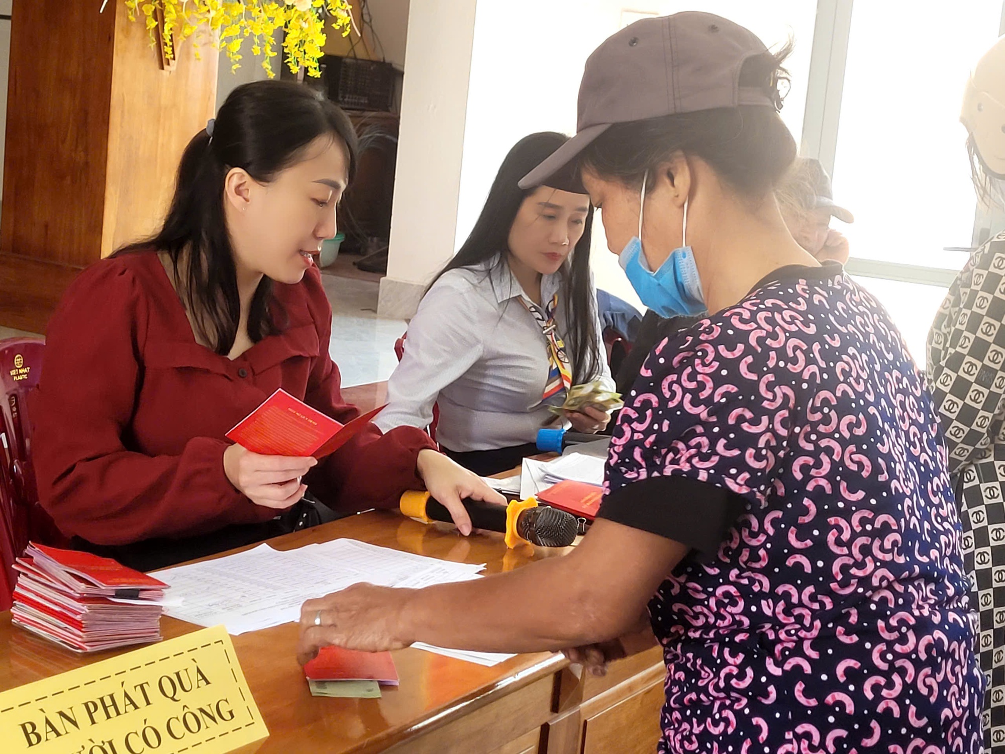 Gần 170.000 người ở Quảng Trị nhận qu&agrave; Tết của Đảng, Nh&agrave; nước- Ảnh 3.