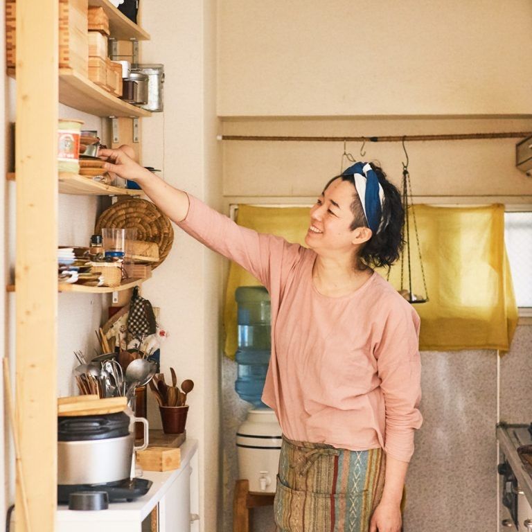 3 thói quen tưởng vô hại nhưng đang đốt tiền của phụ nữ trung niên - mỗi tháng bay mất 20% thu nhập- Ảnh 1. 3 thói quen tưởng vô hại nhưng đang đốt tiền của phụ nữ trung niên - mỗi tháng bay mất 20% thu nhập- Ảnh 1.