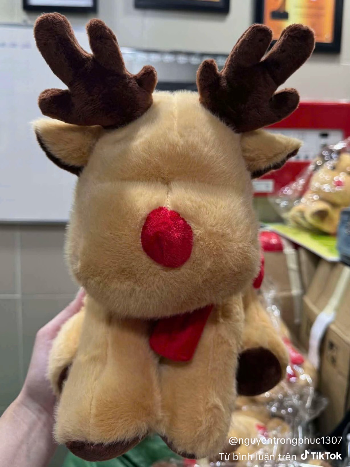 Hàng loạt khách đòi Hàng loạt khách đòi