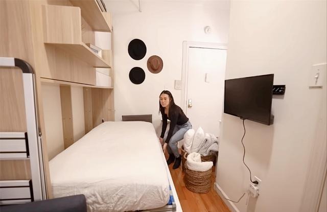 Nhà đất Hong Kong tàn khốc tới mức này: Cặp vợ chồng vặn người mới ngủ nổi trong căn phòng chưa đến 10m²- Ảnh 7. Nhà đất Hong Kong tàn khốc tới mức này: Cặp vợ chồng vặn người mới ngủ nổi trong căn phòng chưa đến 10m²- Ảnh 7.