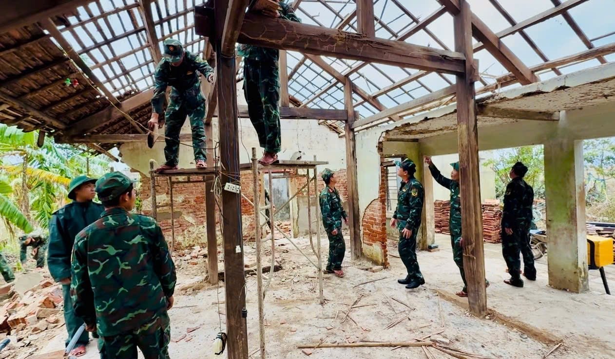 "Chuyện rất lạ" trong hỗ trợ đồng bào miền Trung: Khi những người tử tế gặp nhau đúng lúc- Ảnh 8.