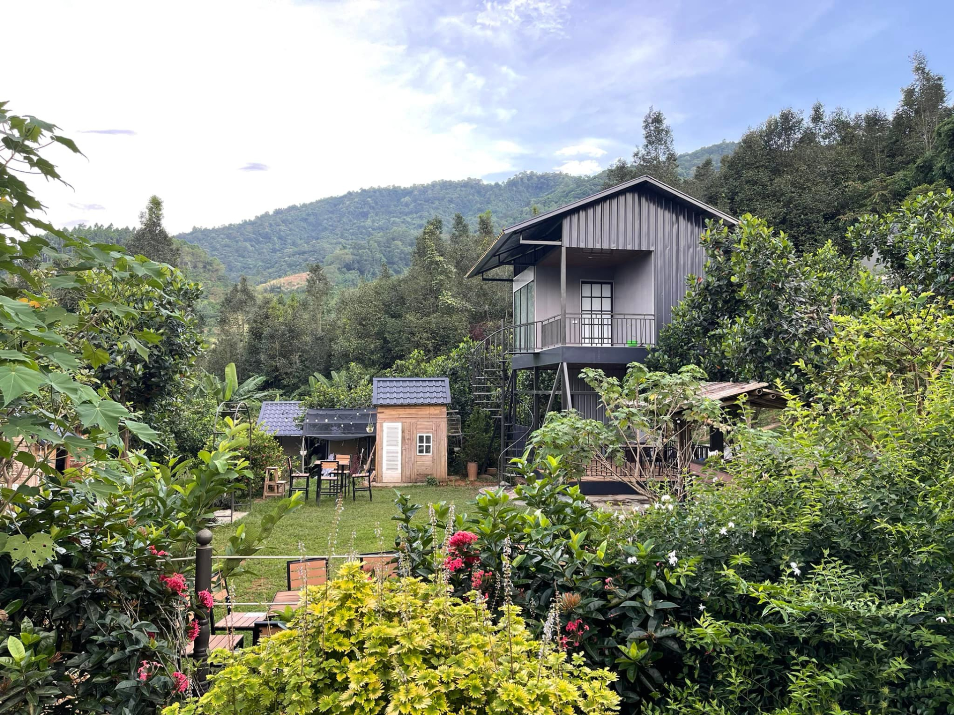 Cơ ngơi 10.000m2 của “ông hoàng nhạc đỏ” lẻ bóng ở tuổi U60- Ảnh 9.