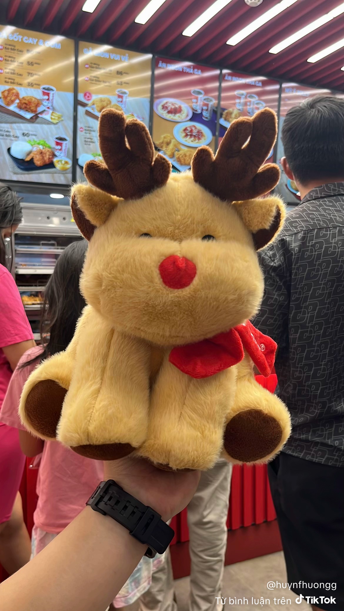 Hàng loạt khách đòi Hàng loạt khách đòi