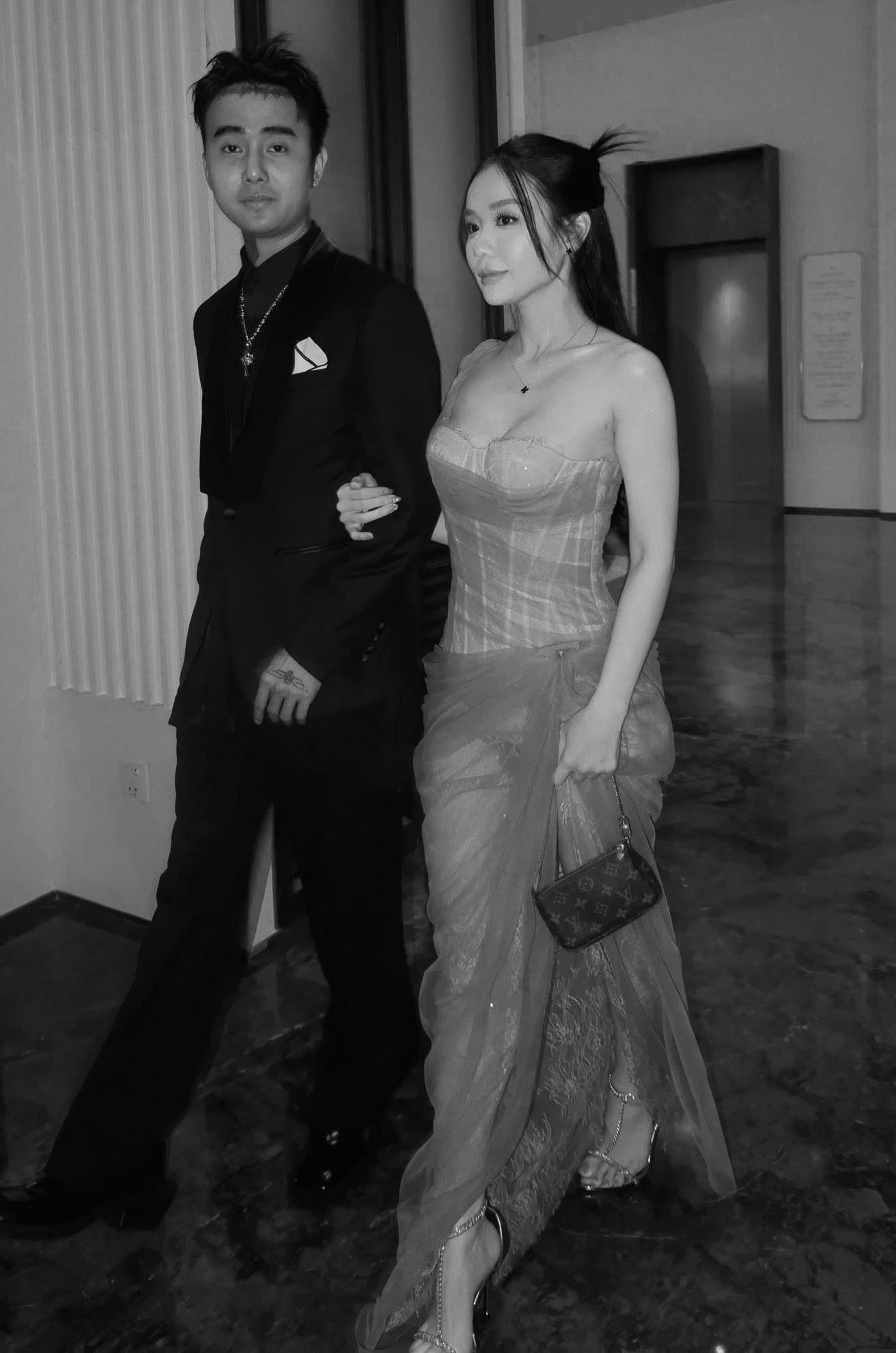 Nhan sắc mẹ đơn thân 2 con khiến nam ca sĩ Việt nổi tiếng si mê, làm đám cưới hoành tráng- Ảnh 6.