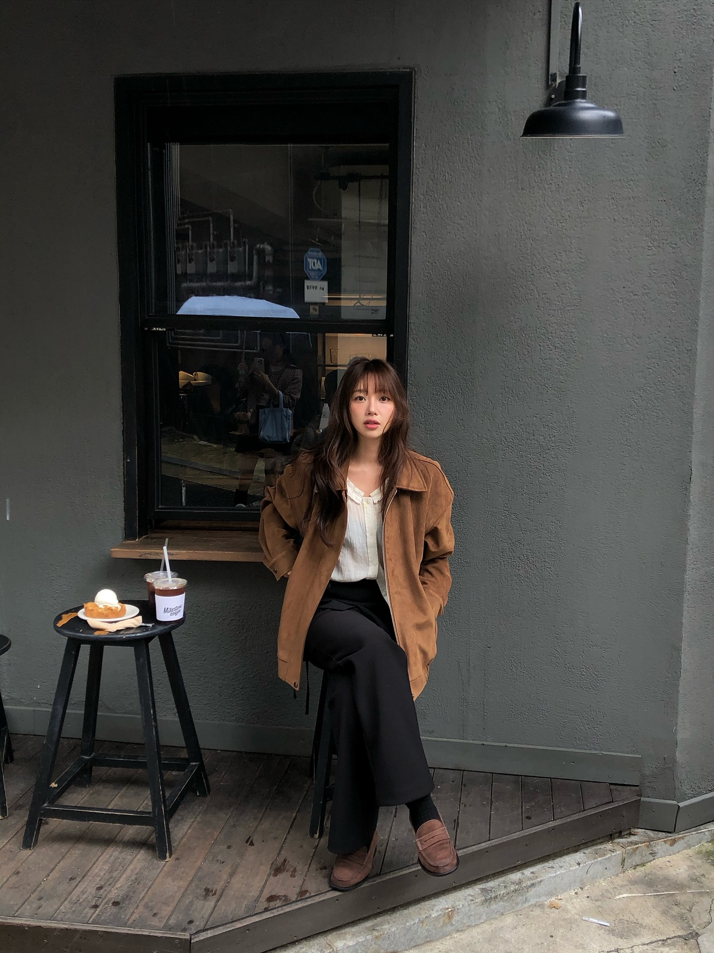 5 công thức mặc đồ đen sành điệu mãn nhãn, rất sang chứ không hề già- Ảnh 12. 5 công thức mặc đồ đen sành điệu mãn nhãn, rất sang chứ không hề già- Ảnh 12.