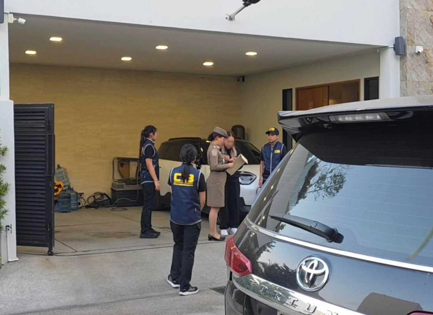 Nữ diễn viên kiêm DJ bị bắt- Ảnh 2.