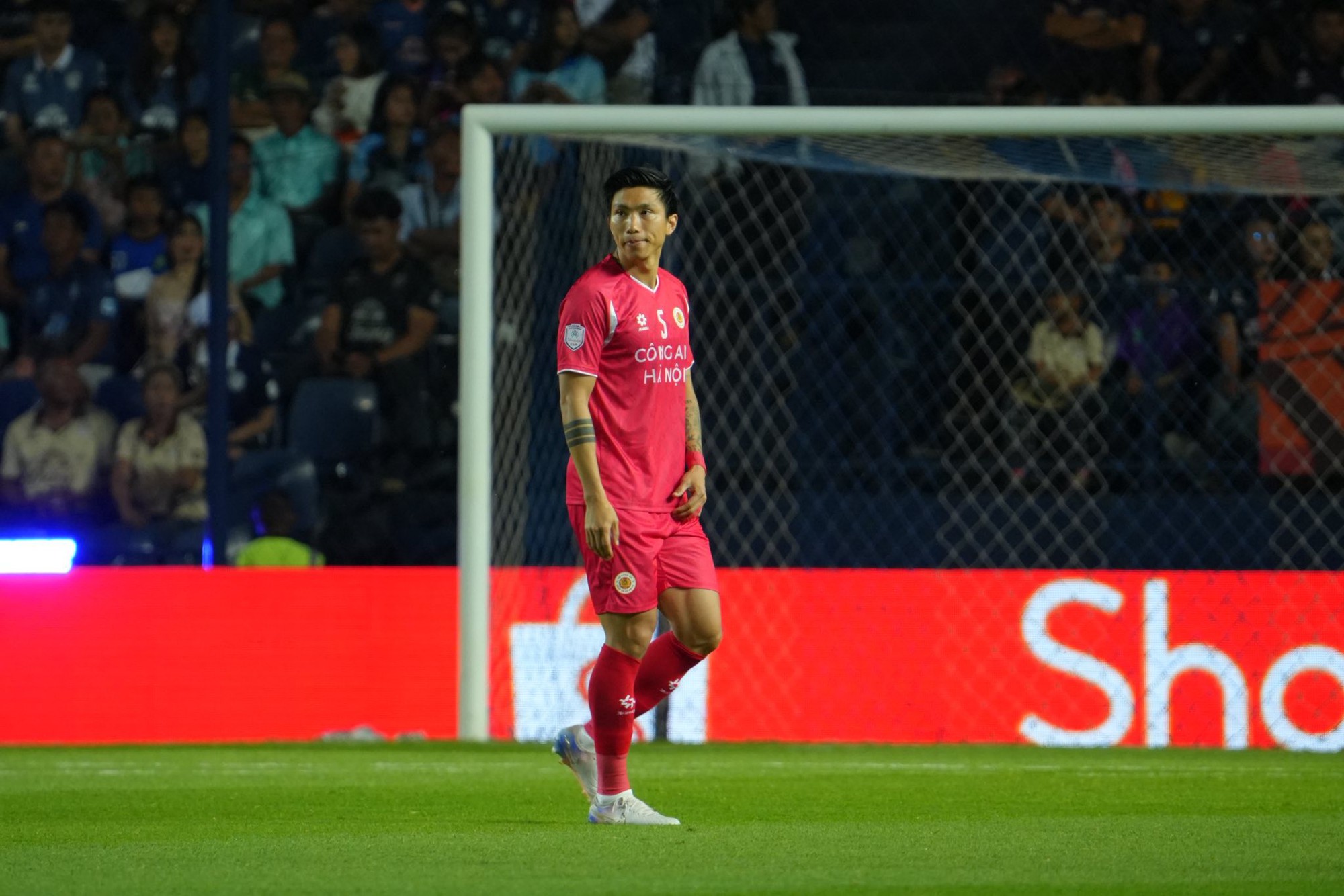 Đoàn Văn Hậu tái xuất, không ai hạnh phúc hơn Doãn Hải My, lần hiếm hoi tiểu thư 