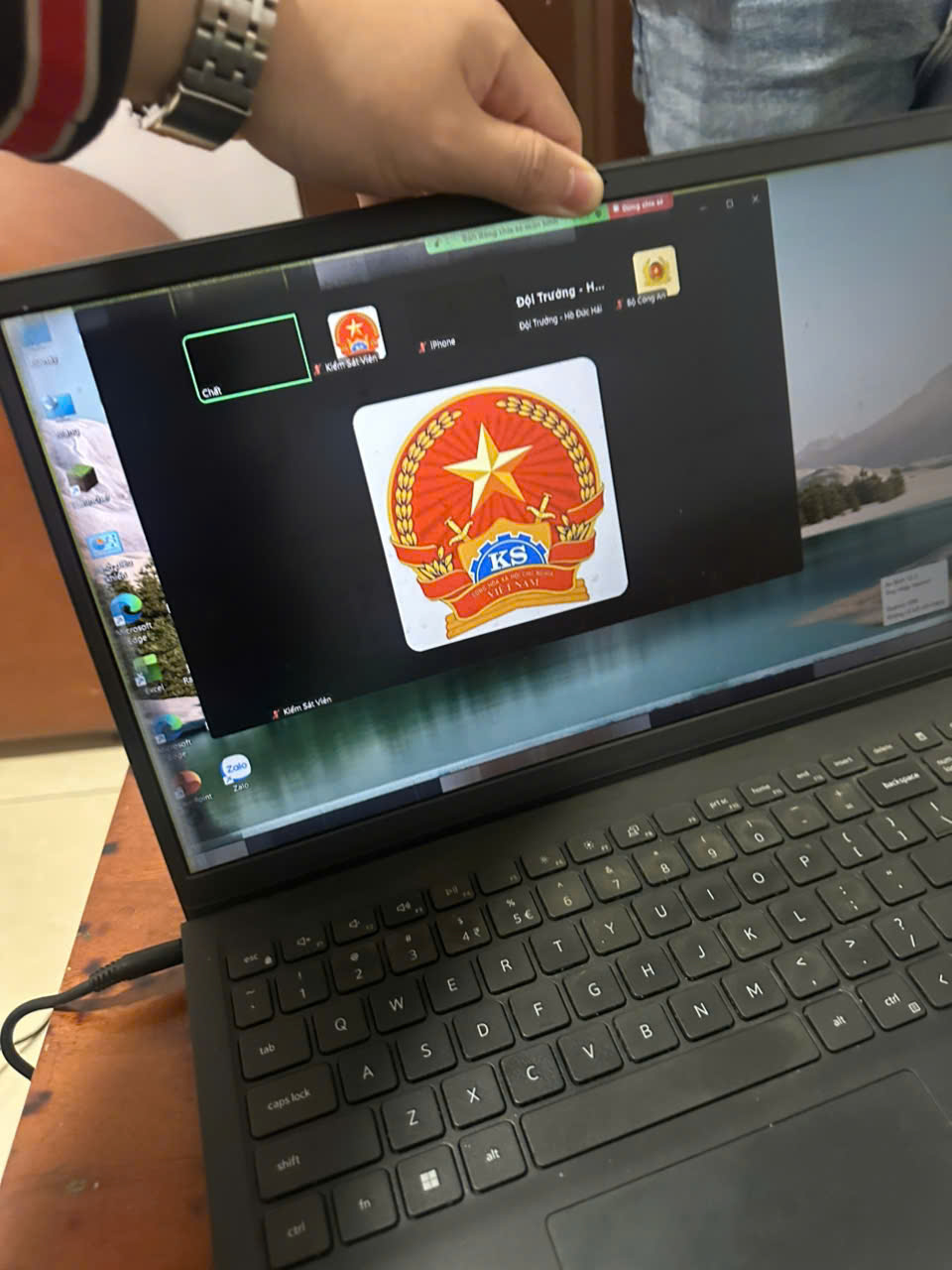 Chiêu lừa mới ở Hà Nội khiến nam sinh 21 tuổi sập bẫy, gia đình mất trắng 550 triệu- Ảnh 3. Chiêu lừa mới ở Hà Nội khiến nam sinh 21 tuổi sập bẫy, gia đình mất trắng 550 triệu- Ảnh 3.