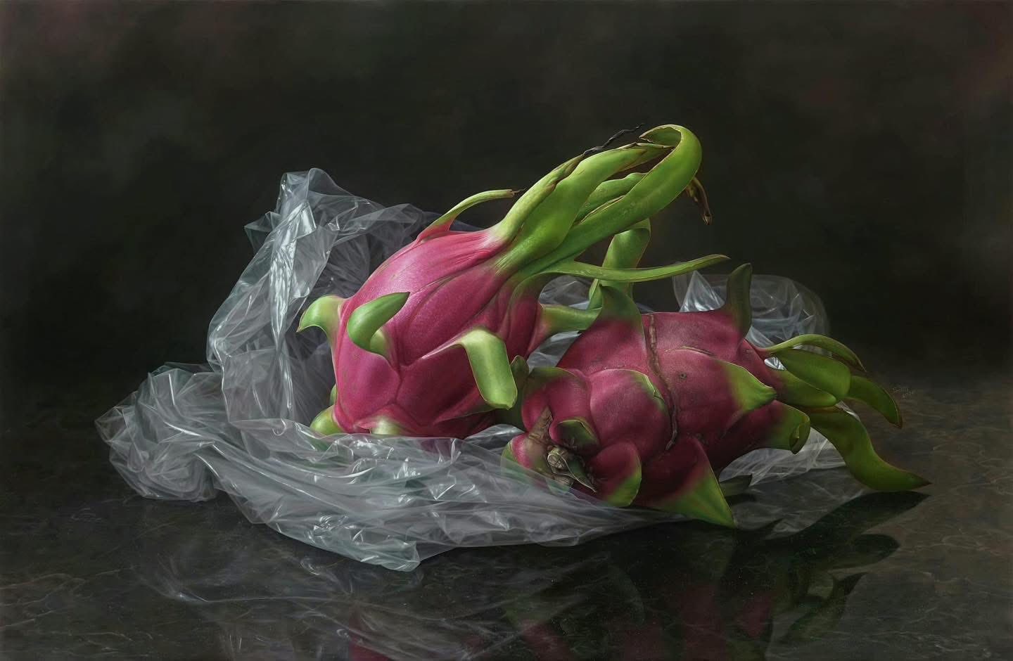 Bức tranh 2 quả thanh long trông thật đến mức "có thể bổ ra ăn được luôn" gây bão mạng: Hé lộ về tác giả- Ảnh 1.