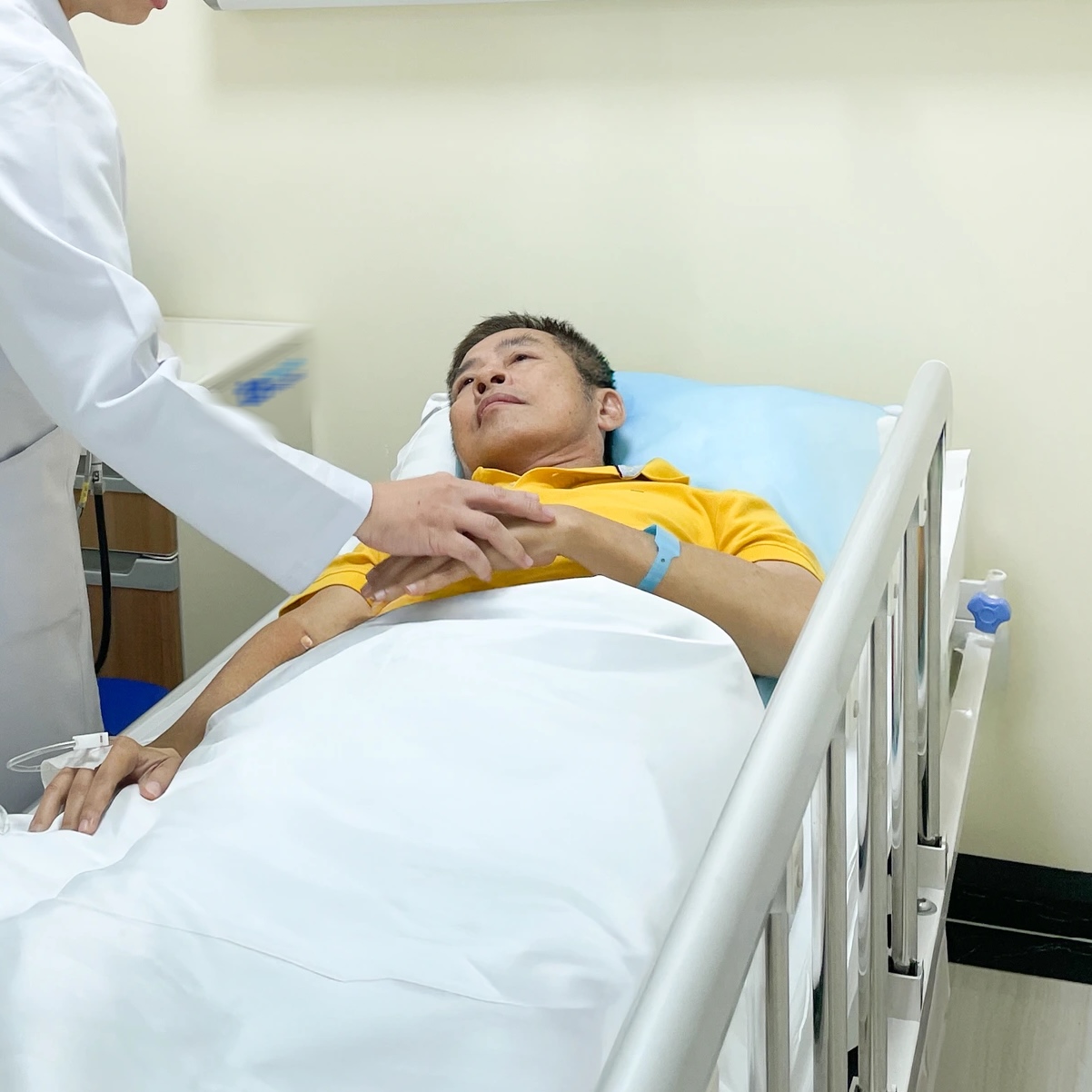 Tình trạng của nghệ sĩ Tấn Beo sau đột quỵ não- Ảnh 2. Tình trạng của nghệ sĩ Tấn Beo sau đột quỵ não- Ảnh 2.