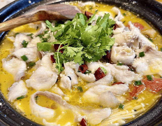 Chán Phượng Hoàng Cổ Trấn, giới trẻ rủ nhau sang Bách Sắc: Thiên đường ẩm thực "sát vách" Việt Nam, ngon quên lối về!- Ảnh 2.