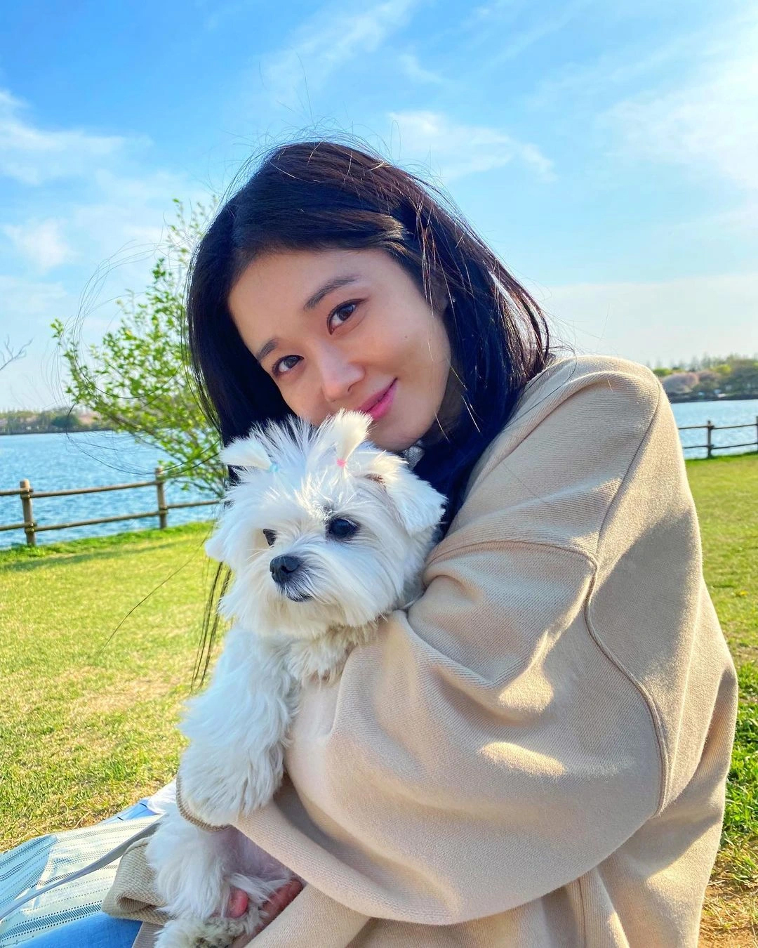 Jang Na Ra U45 "chống già" đỉnh của chóp, làn da căng mọng collagen nhờ 1 loại rau bạt ngàn chợ Việt- Ảnh 2.