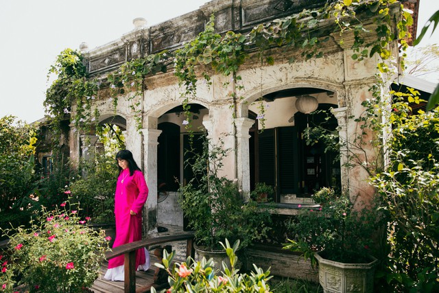 Nữ ca sĩ dùng biệt thự 500 m2 nuôi heo, chó, gà, ngỗng, làm cả sinh nhật cho thú cưng: U70 nhiều bệnh- Ảnh 4. Nữ ca sĩ dùng biệt thự 500 m2 nuôi heo, chó, gà, ngỗng, làm cả sinh nhật cho thú cưng: U70 nhiều bệnh- Ảnh 4.