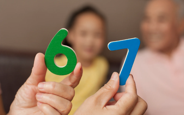 "6-7" từ vựng của năm 2025: Gen Alpha ai cũng dùng, người lớn thì không hiểu gì- Ảnh 3. "6-7" từ vựng của năm 2025: Gen Alpha ai cũng dùng, người lớn thì không hiểu gì- Ảnh 3.