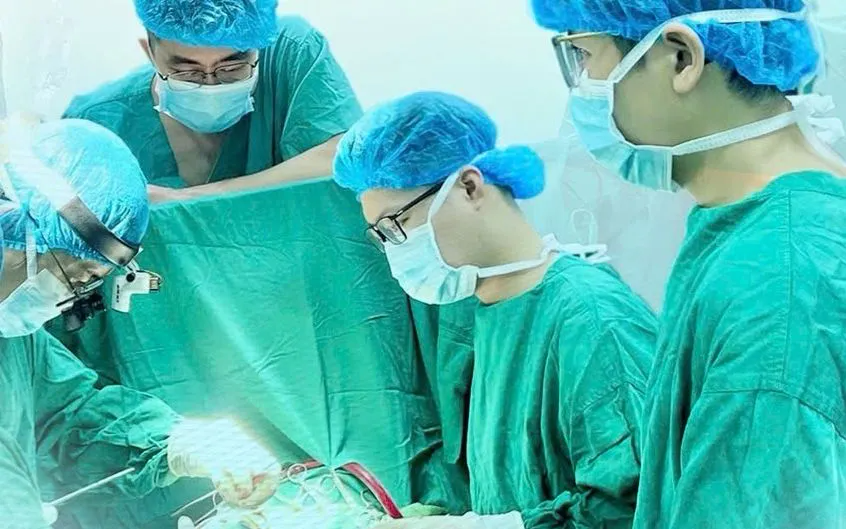 Cứu sống bé sơ sinh mắc tim bẩm sinh nặng