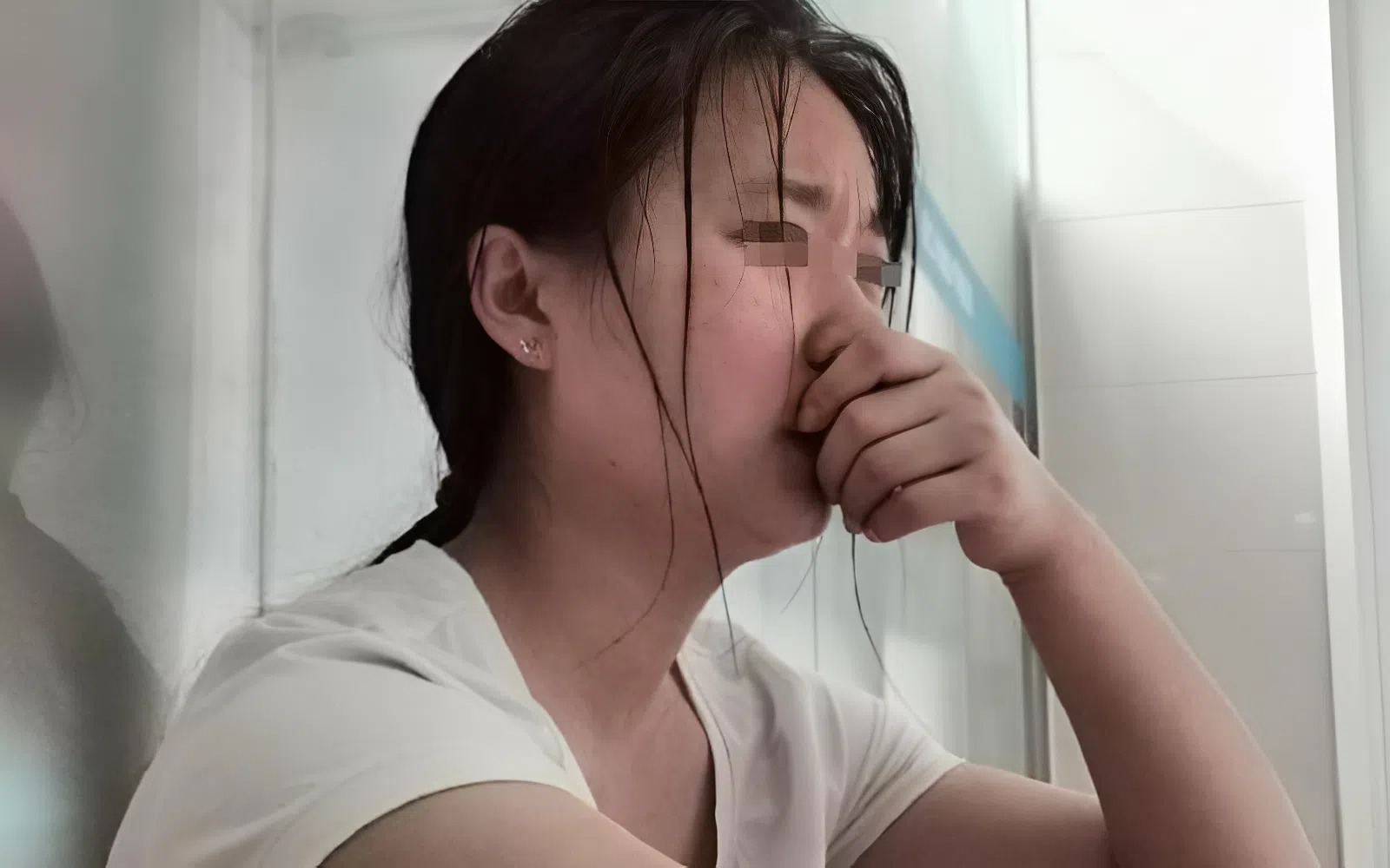 Từng coi thường chồng vì làm công việc tay chân, tôi nhận trái đắng ở tuổi 38!- Ảnh 1.