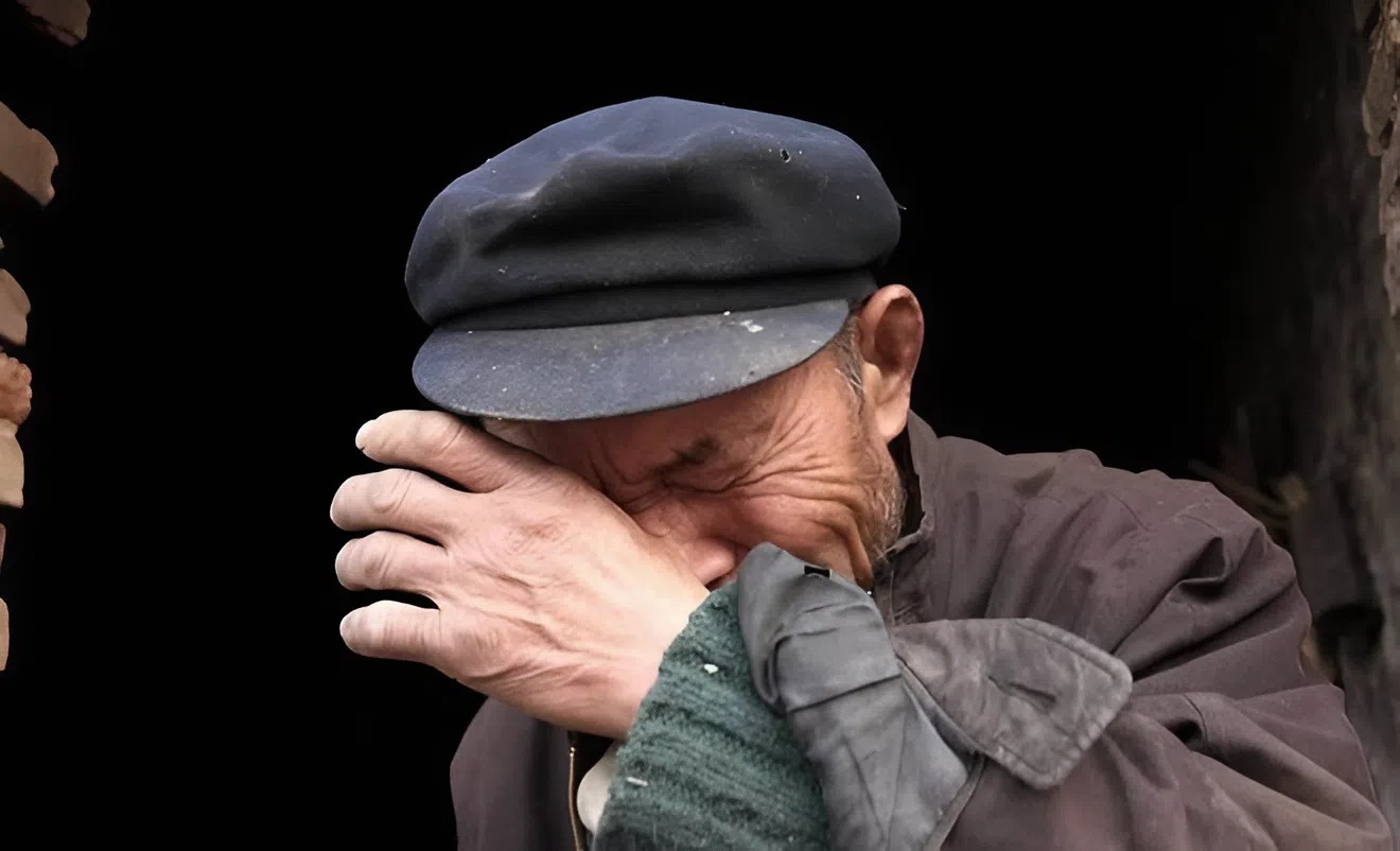 1 kiểu bất hiếu mới đang len lỏi trong từng gia đình: Cha mẹ không nhận ra còn tự hào khoe con cái!- Ảnh 1. 1 kiểu bất hiếu mới đang len lỏi trong từng gia đình: Cha mẹ không nhận ra còn tự hào khoe con cái!- Ảnh 1.