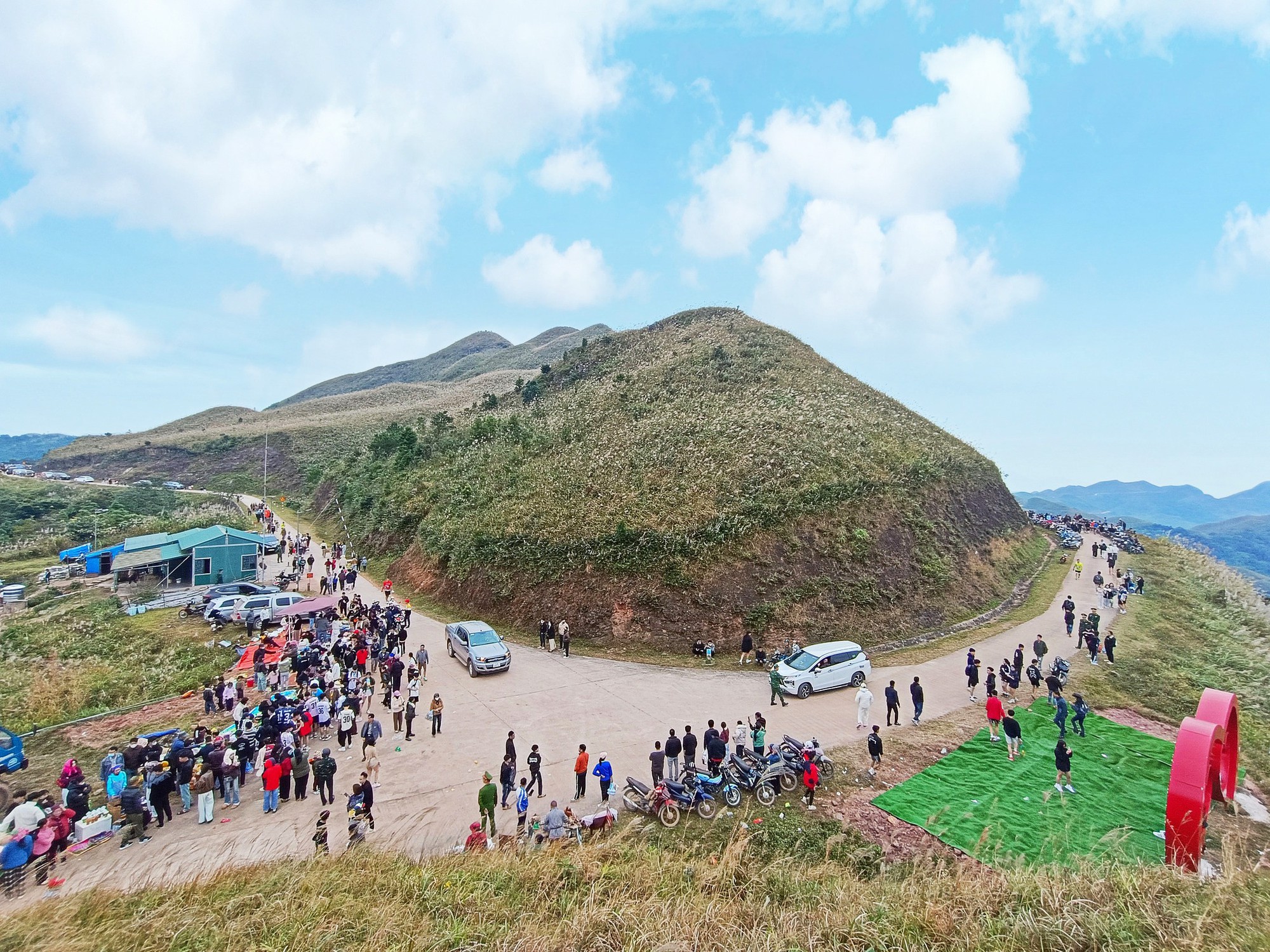 Về Quảng Ninh ngắm cỏ lau 'thức giấc' trên dải biên cương Bình Liêu- Ảnh 3.