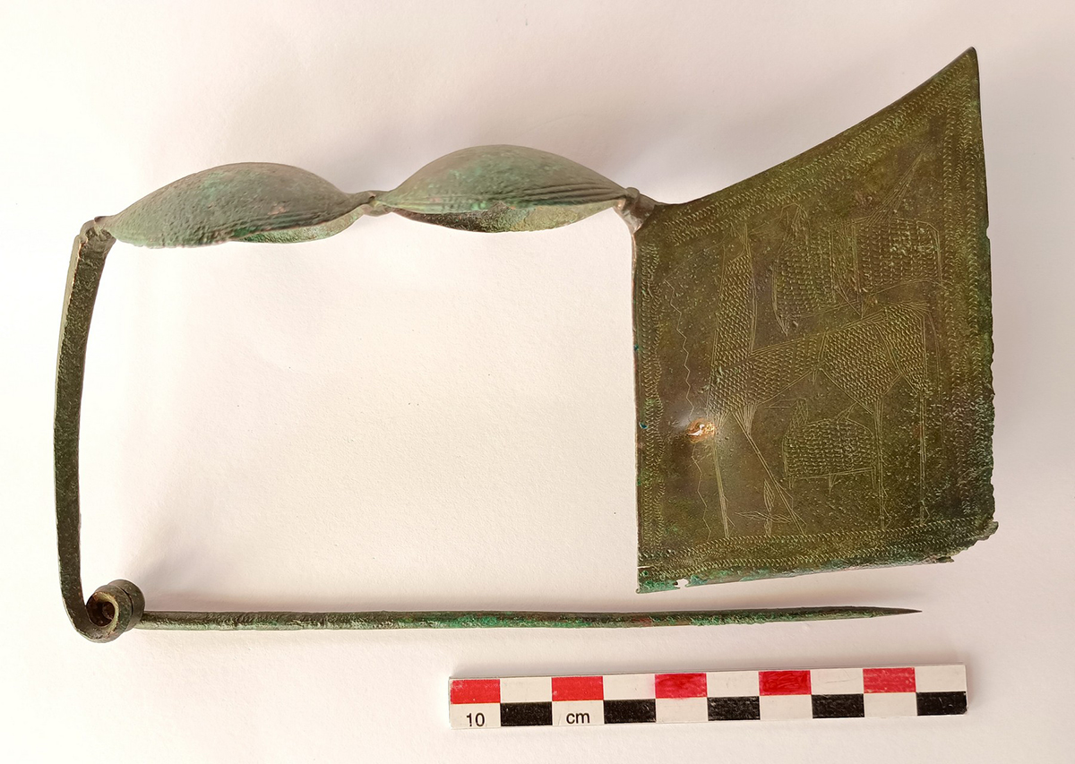 "Công chúa đội vương miện ngược" trong mộ cổ 2.700 tuổi- Ảnh 5. "Công chúa đội vương miện ngược" trong mộ cổ 2.700 tuổi- Ảnh 5.