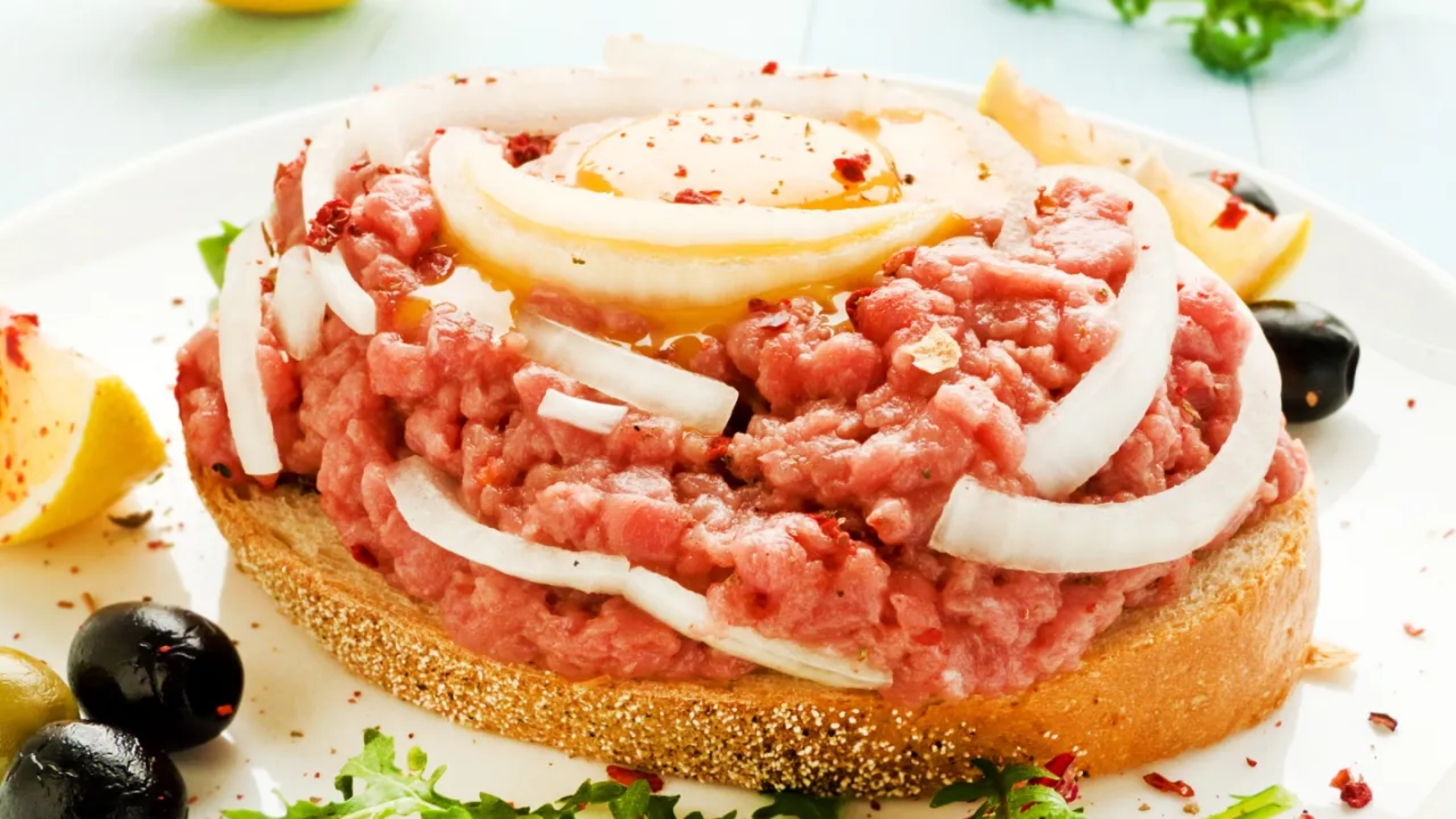 Vì sao có thể ăn tái thịt bò, nhưng thịt gà, thịt lợn thì không?- Ảnh 3.