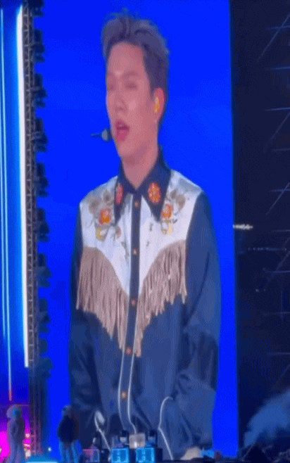 HIEUTHUHAI liên quan gì tới chuyện hẹn hò của Dương Domic và Linh Ka?- Ảnh 6. HIEUTHUHAI liên quan gì tới chuyện hẹn hò của Dương Domic và Linh Ka?- Ảnh 6.