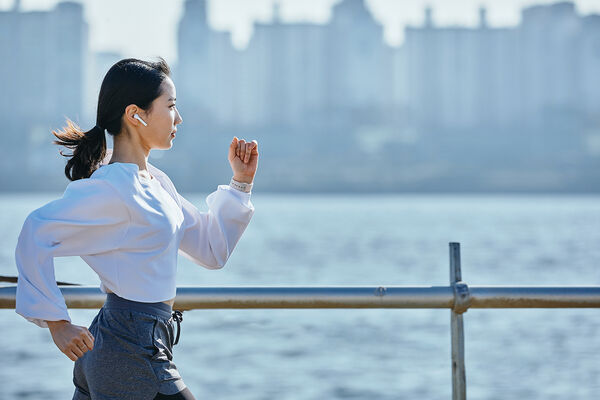 Thấy trời "mờ ảo" đừng lao ra đường - Chị em chăm chỉ chạy bộ mỗi sáng cần nhớ kỹ điều này- Ảnh 1.