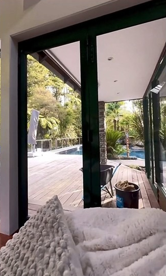 Nữ diễn viên Việt lấy chồng tỷ phú, sống như 