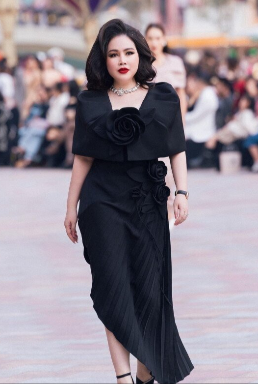 Nữ diễn viên Việt lấy chồng tỷ phú, sống như 