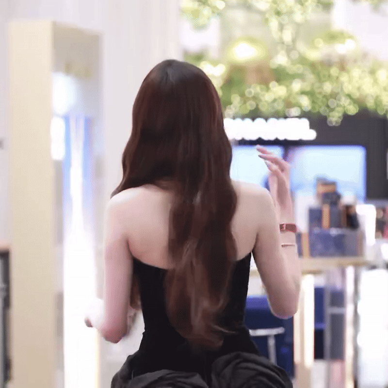 Cú xoay "ăn tiền" của công chúa Kpop- Ảnh 1.