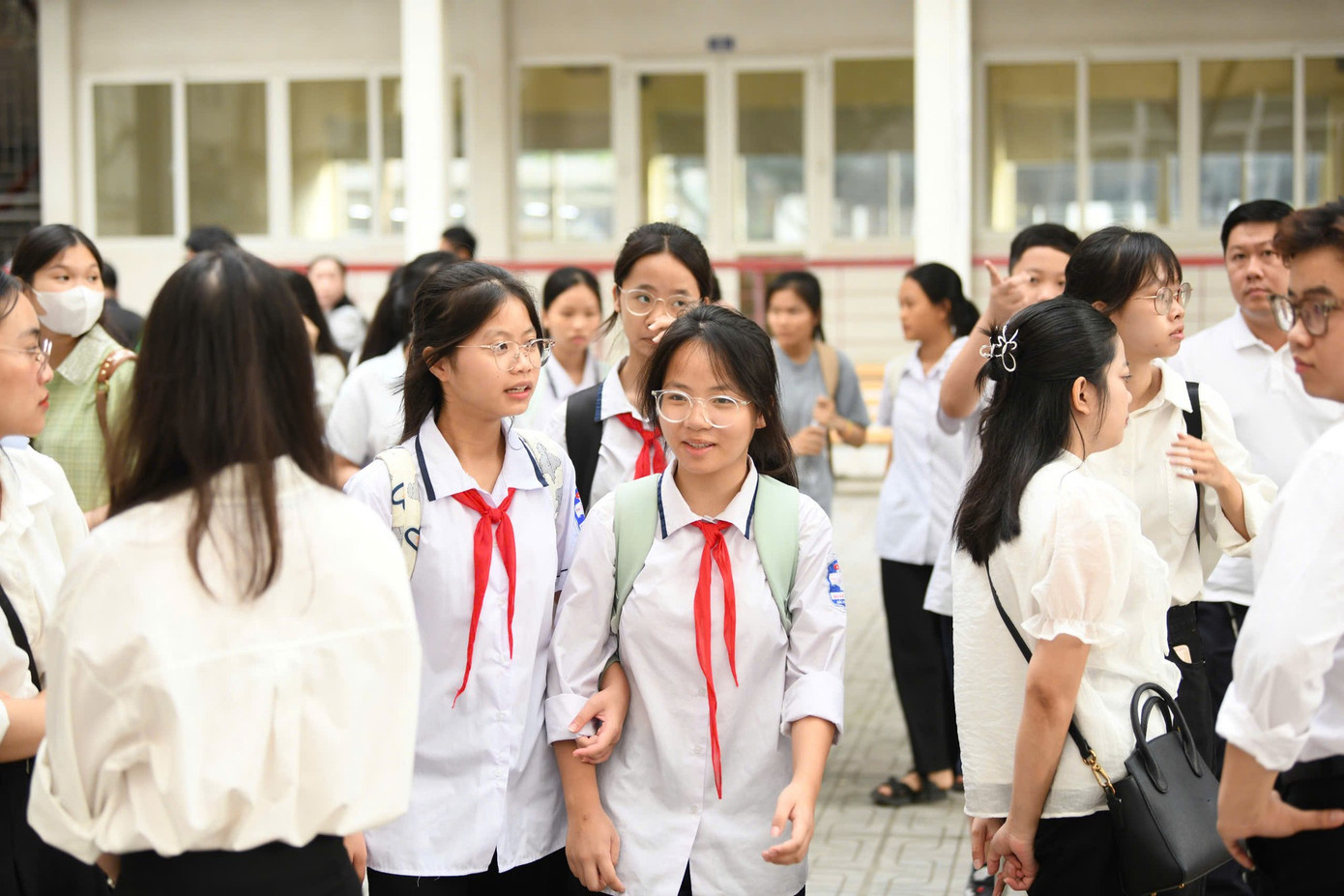 Bộ GD&ĐT sửa quy định về dạy th&ecirc;m học th&ecirc;m sau 9 th&aacute;ng triển khai- Ảnh 1.