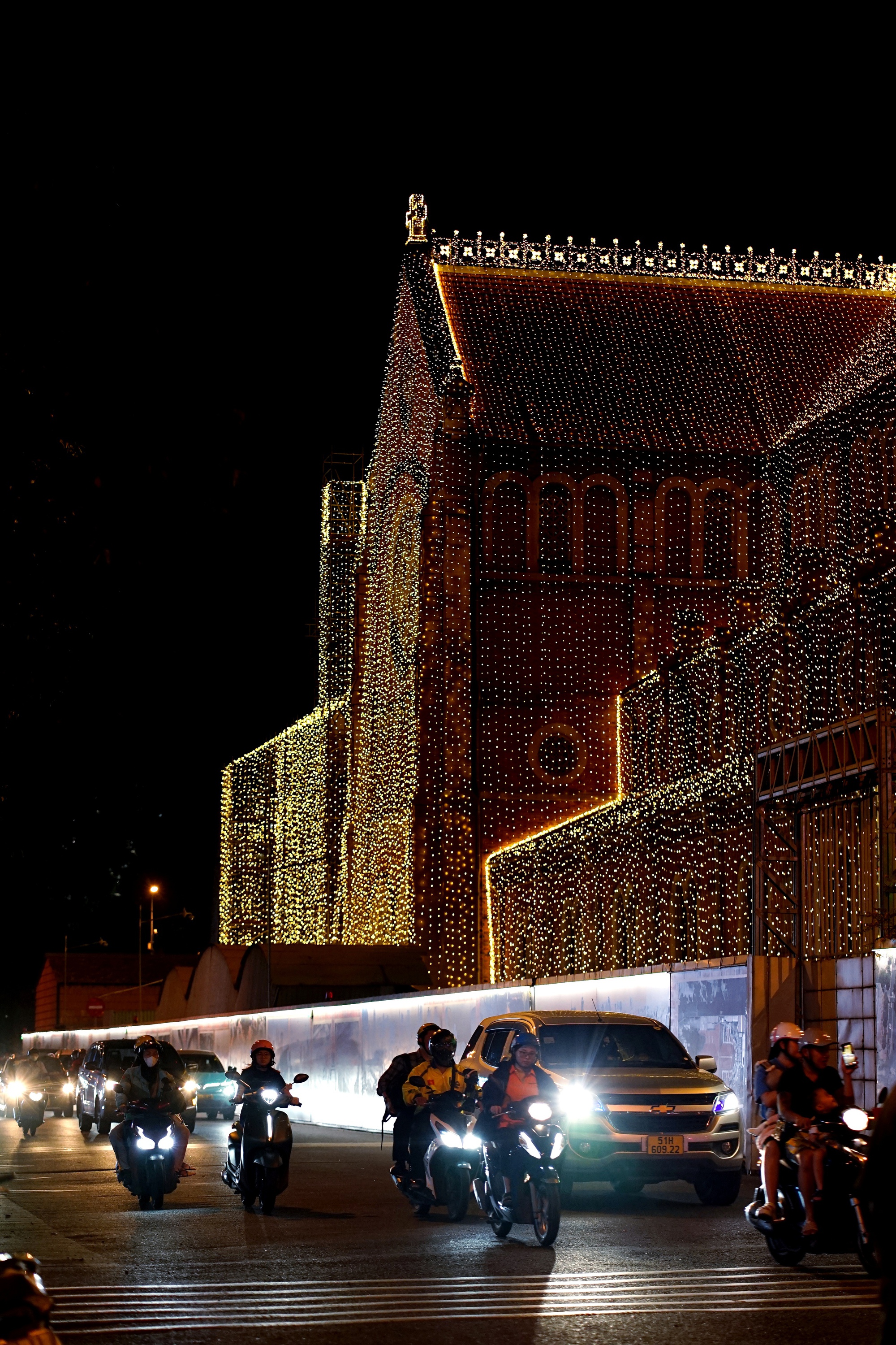 Nhà thờ Đức Bà quá 