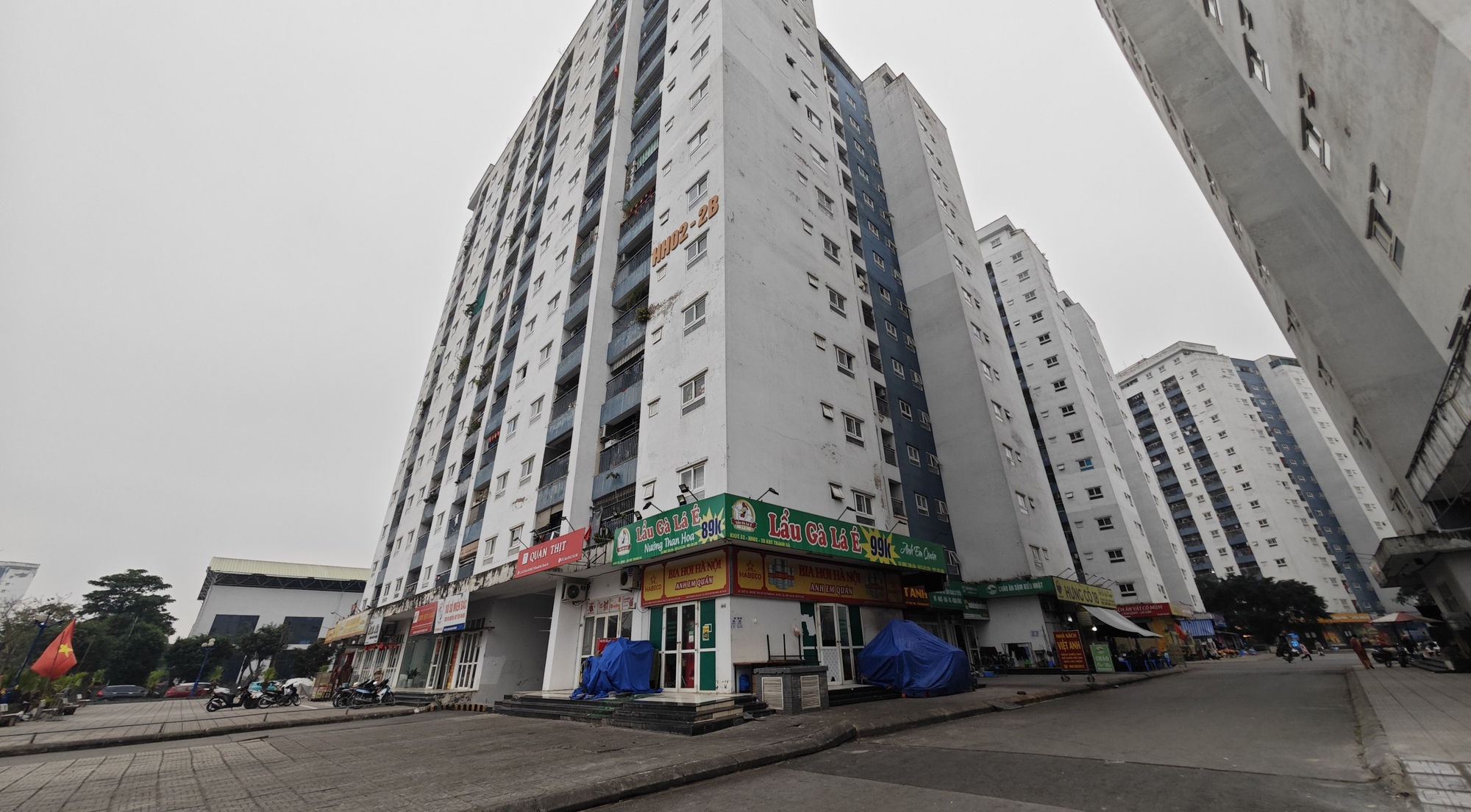 Nhân chứng kể lại khoảnh khắc nổ bình gas mini khiến 1 cô gái bị thương tại quán lẩu ở Hà Nội- Ảnh 3. Nhân chứng kể lại khoảnh khắc nổ bình gas mini khiến 1 cô gái bị thương tại quán lẩu ở Hà Nội- Ảnh 3.