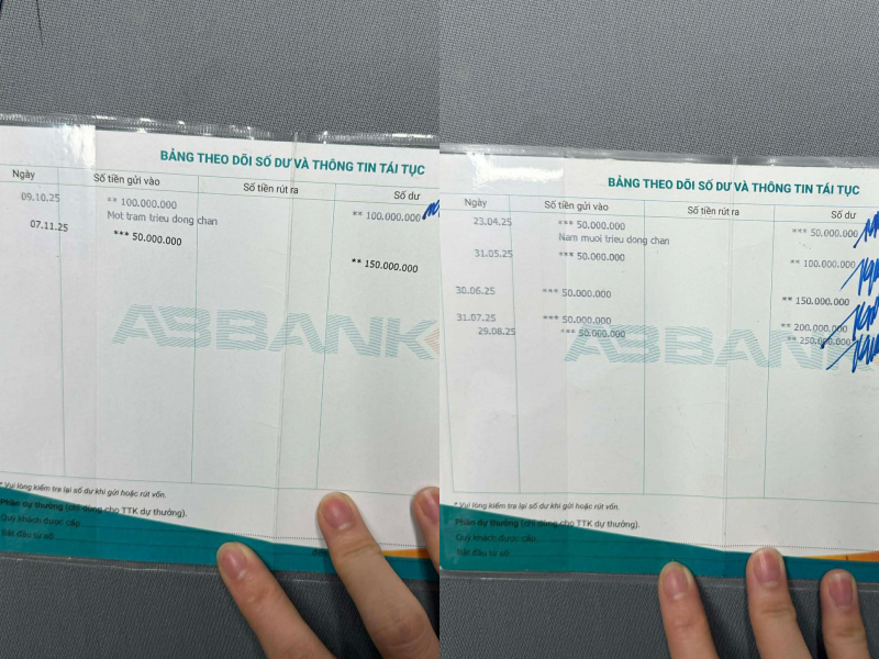 Vũ Thuý Quỳnh đứng sau 