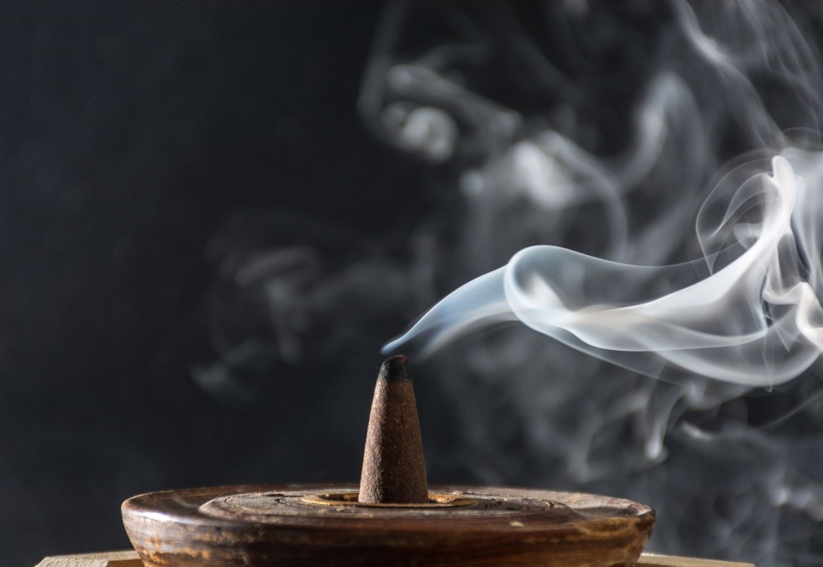 Rằm tháng 10 Âm lịch người Trung Quốc thường thắp hương vòng thay cho hương thường: Vì sao vậy?