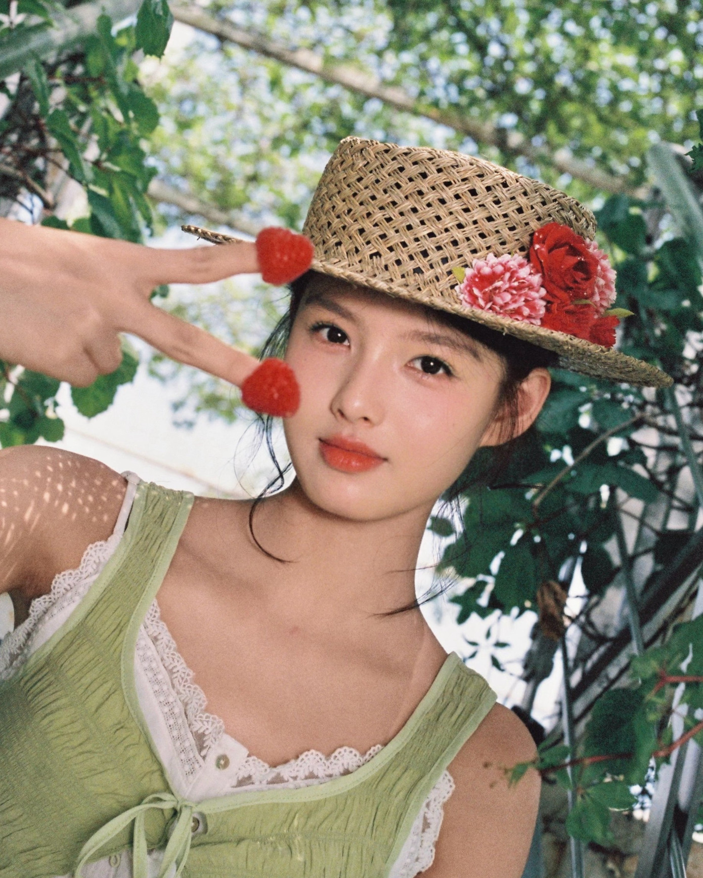 Tranh cãi nghệ sĩ có cần học đại học không?- Ảnh 1.