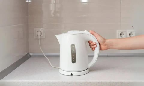 Nghiên cứu mới: Thứ quen thuộc trong bếp, nhà nào cũng dùng mỗi ngày có thể giải phóng 3 tỷ hạt vi nhựa- Ảnh 2.