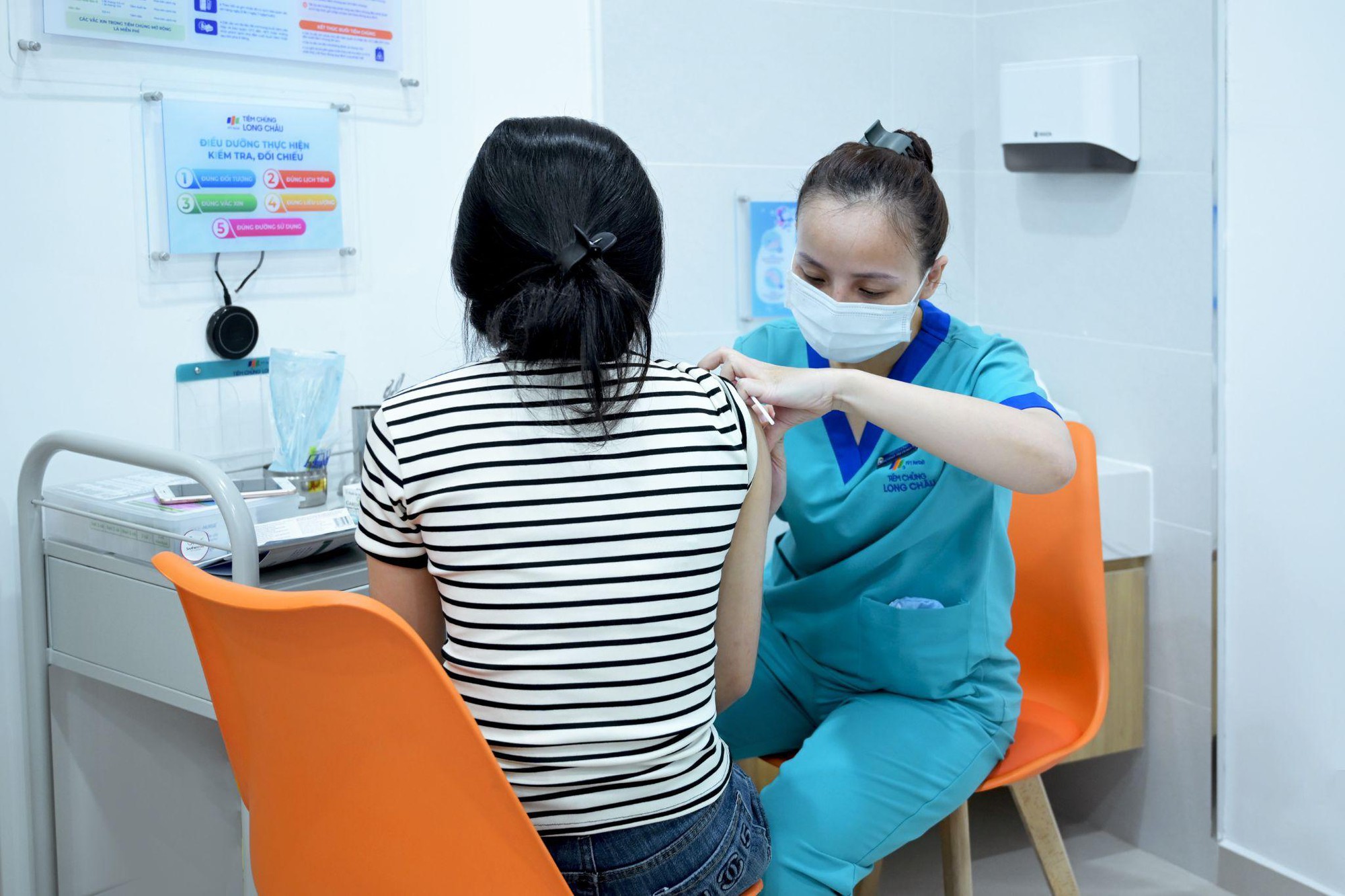 Lần đầu tiên bộ ba “anh trai” quy tụ trong một chiến dịch nâng cao nhận thức bảo vệ sức khỏe cộng đồng- Ảnh 3. Lần đầu tiên bộ ba “anh trai” quy tụ trong một chiến dịch nâng cao nhận thức bảo vệ sức khỏe cộng đồng- Ảnh 3.