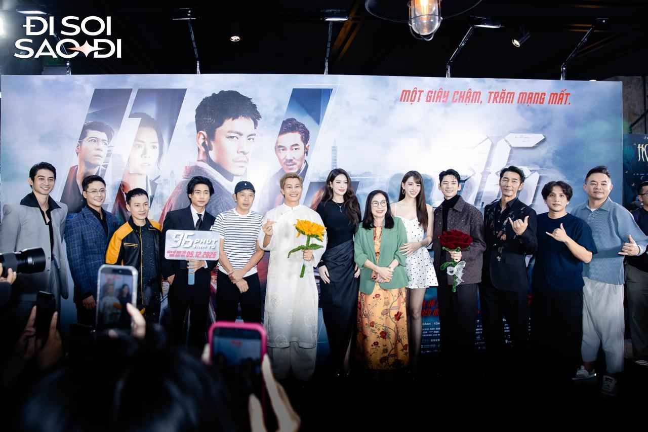 Thảm đỏ HOT nhất hôm nay: Tiểu Vy - Thiên Ân đẹp sang quá thể, tài tử xứ Đài tỏa sáng với nụ cười má lúm- Ảnh 1.