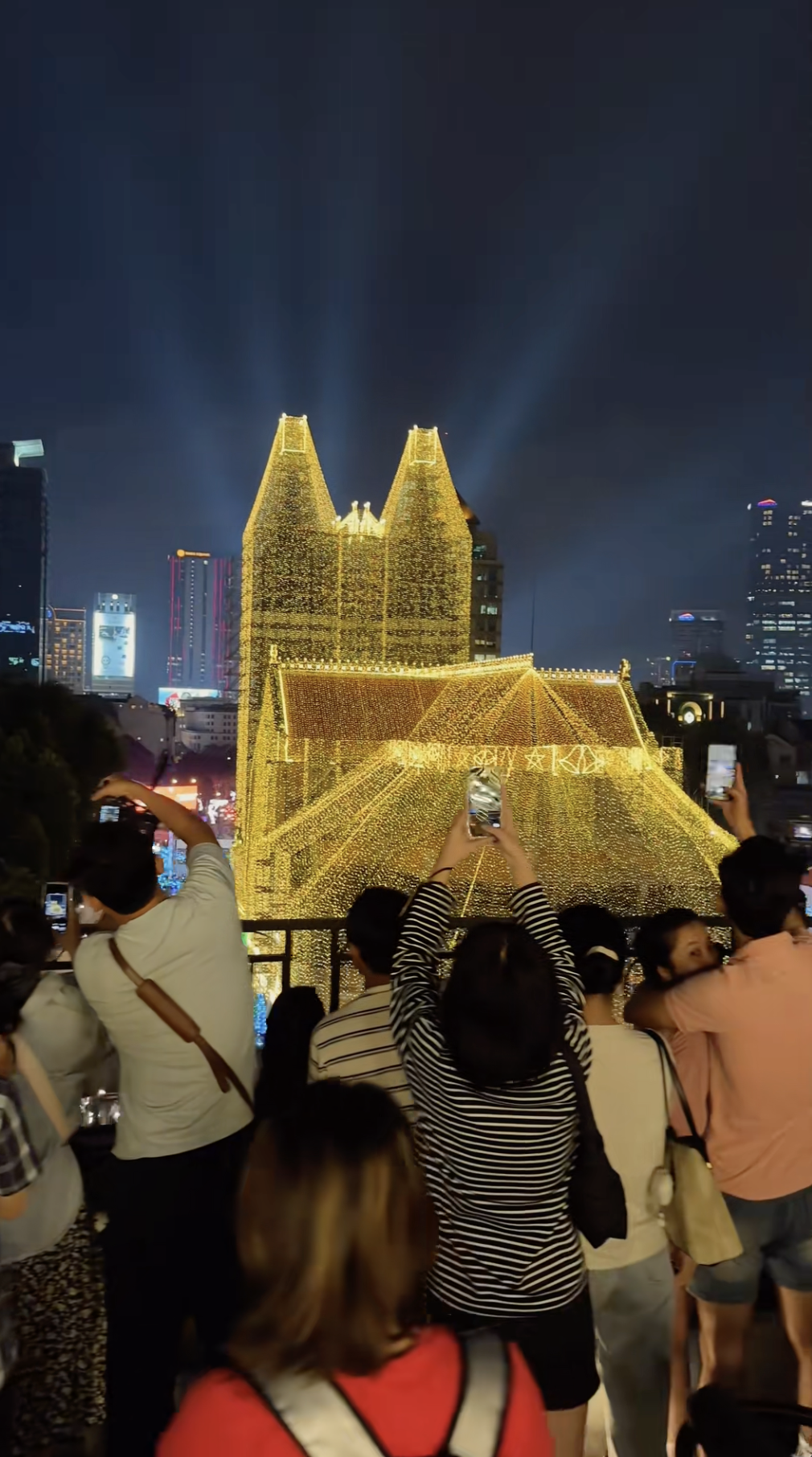 Nhà thờ Đức Bà quá 