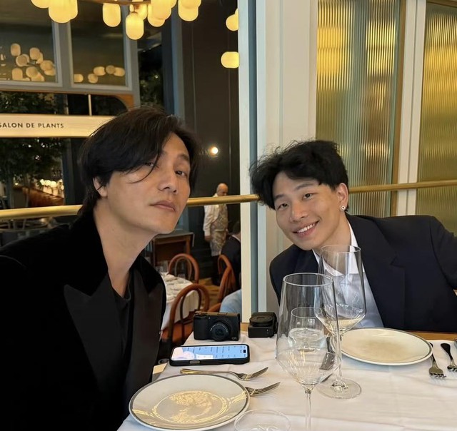 Hot nhất xứ Trung: Nam thần bí ẩn nhất showbiz Trần Khôn lộ diện cùng 2 quý tử song sinh nhỏ tuổi, mẹ tụi nhỏ là ai?- Ảnh 5.