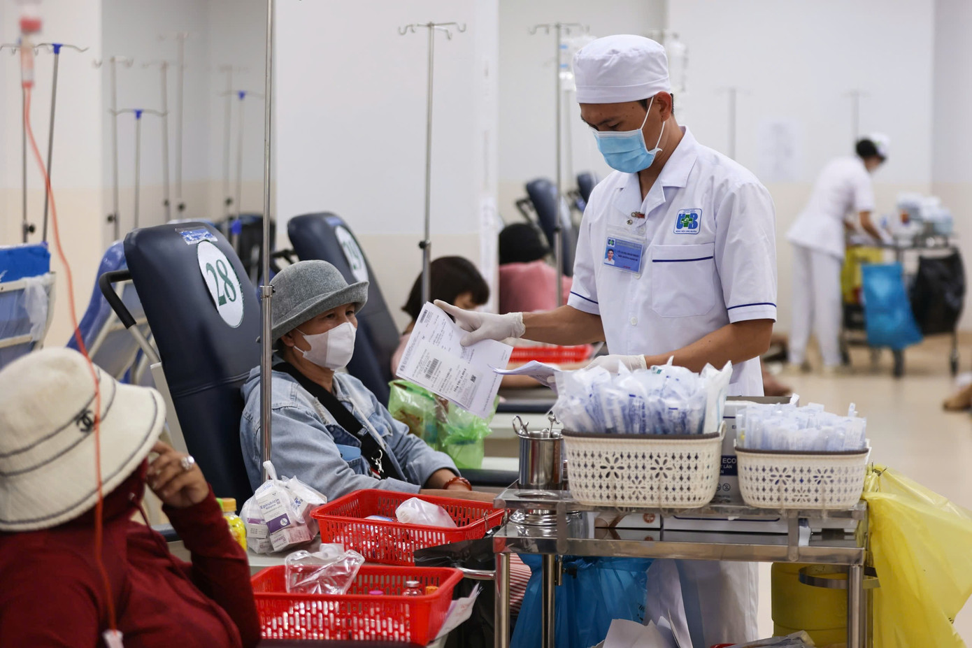 Báo động gia tăng ca mắc ung thư, yêu cầu đột phá về chính sách- Ảnh 3.