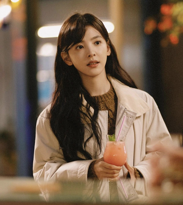 Bạch nguyệt quang đình đám ép cân, lộ chân gầy phát sợ- Ảnh 5.