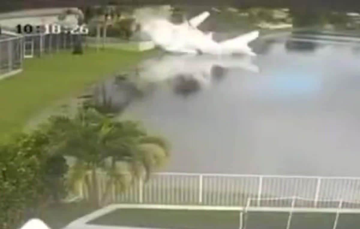 Tiết lộ âm thanh cuối cùng trên radio trong vụ rơi máy bay chở hàng cứu trợ- Ảnh 1.