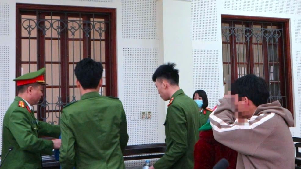 Bi kịch từ cơn ghen mù quáng đẩy ba đứa trẻ vào cảnh mồ côi- Ảnh 3.