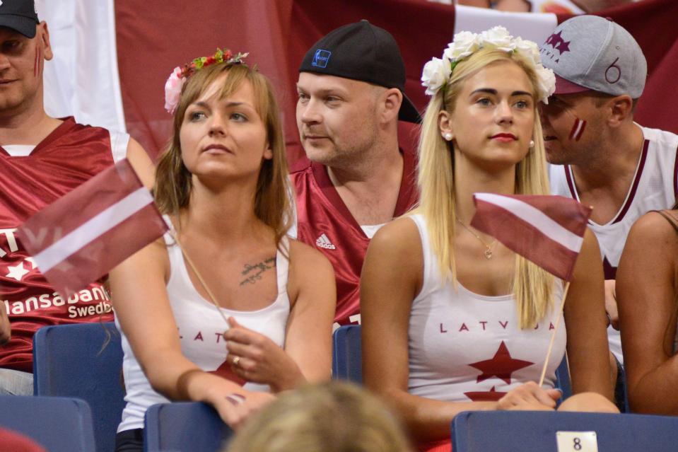 Khủng hoảng thiếu đàn ông ở một đất nước khiến dịch vụ “thuê chồng theo giờ” bùng nổ với mức giá tới 370.000 đồng/giờ- Ảnh 1.